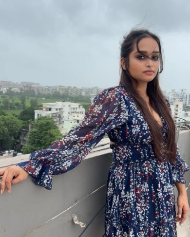 female Call Girls in Darjeeling